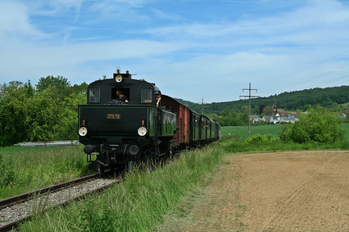 378.78 mit dem P3 auf dem Weg von Kandern nach Haltingen am 22.05.16 kurz hinter Wollbach.