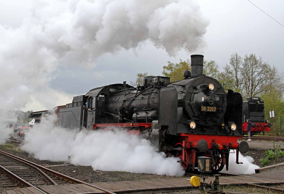 38 2267 in Bochum-Dahlhausen am 17.04.2016