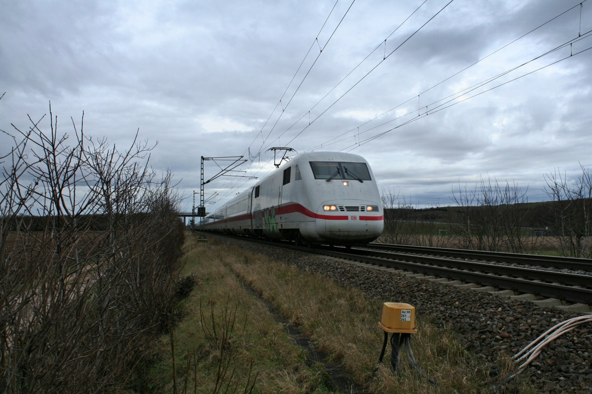 401 018-7 war am 03.01.14 als ICE 71 von _Hamburg-Altona nach Basel SBB unterwegs. Hier konnte ich den Zug am Mittag bei Hgelheim fotografieren.