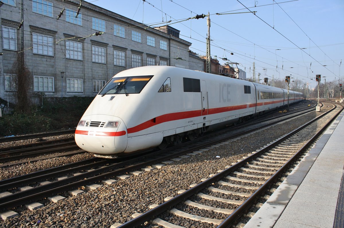 401 076-5 fährt am 10.2.2018 als ICE674 von Basel SBB nach Kiel Hauptbahnhof aus dem Hamburger Hauptbahnhof aus.