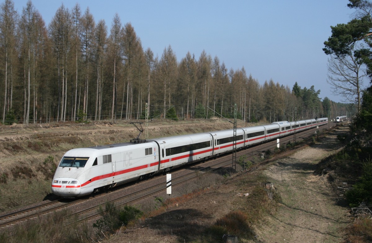 401 503 als ICE 577 (Hamburg-Altona–Stuttgart Hbf) am 02.04.2011 zwischen Unterl und Eschede