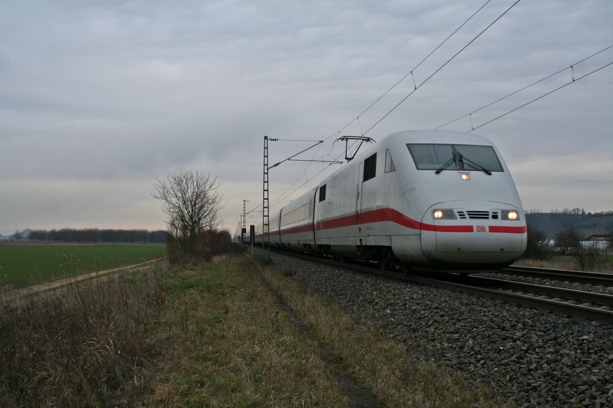 401 564-1 als ICE 279 von Berlin Ostbahnhof nach Basel SBB am Nachmittag des 29.01.14 bei Hgelheim.