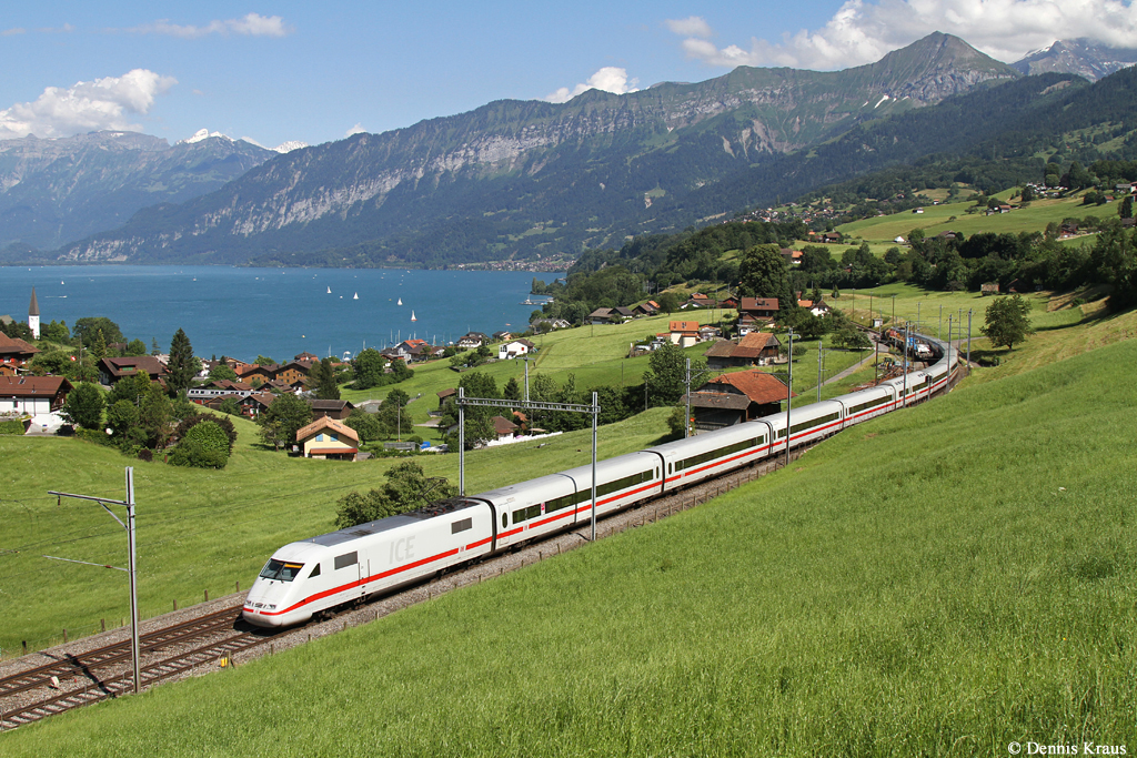 401 577 als ICE 332 am 28.06.2015 bei Faulensee.