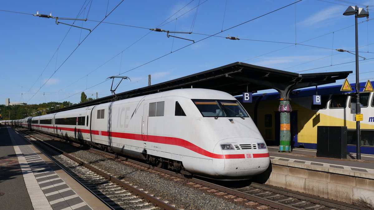 401 584  Bruchsal  als ICE 576 Stuttgart - Hamburg-Altona bei Durchfahrt durch Hundertwasserbahnhof Uelzen, 31.08.2016
