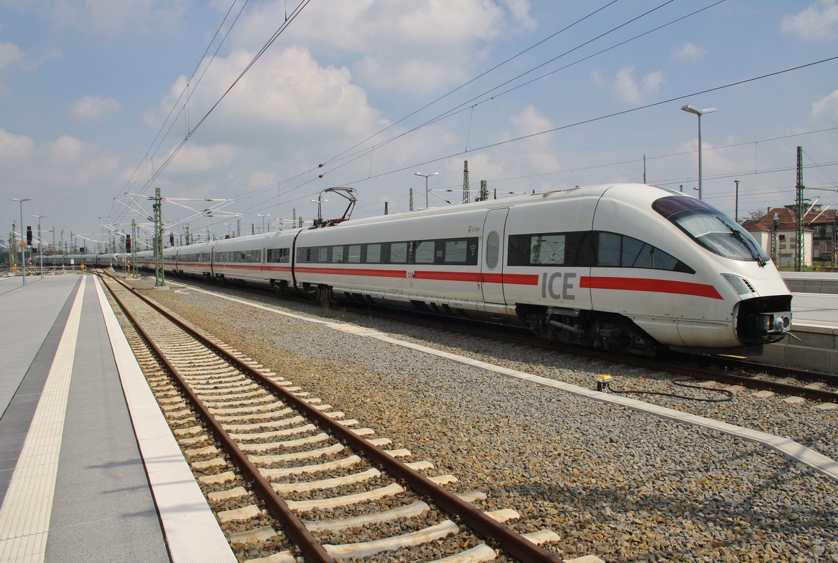 4011 506-5  Linz  und 415 005-8  Marburg  verlassen am 13.5.2017 als ICE1609 von Hamburg-Altona nach München Hauptbahnhof den Leipziger Hauptbahnhof.