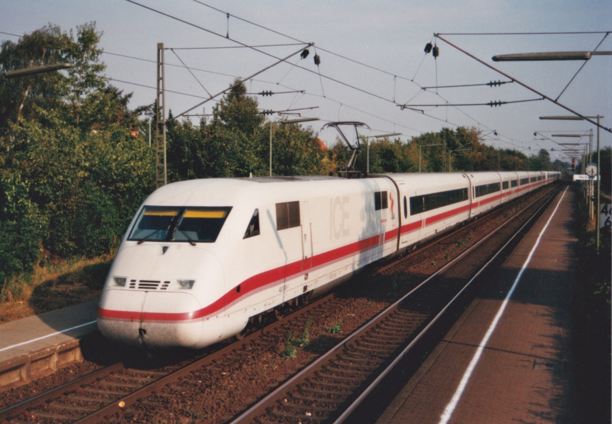 402 030 als ICE 844/854  Hildegard von Bingen  (Berlin–Hamm–Frankfurt/Dsseldorf) am 20.08.1998 in Vechelde