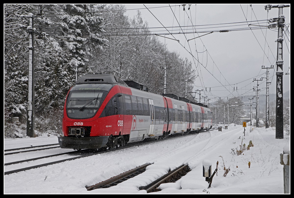 4024 040 fährt am 12.12.2018 in den Bahnhof Wartberg im Mürztal ein.

















