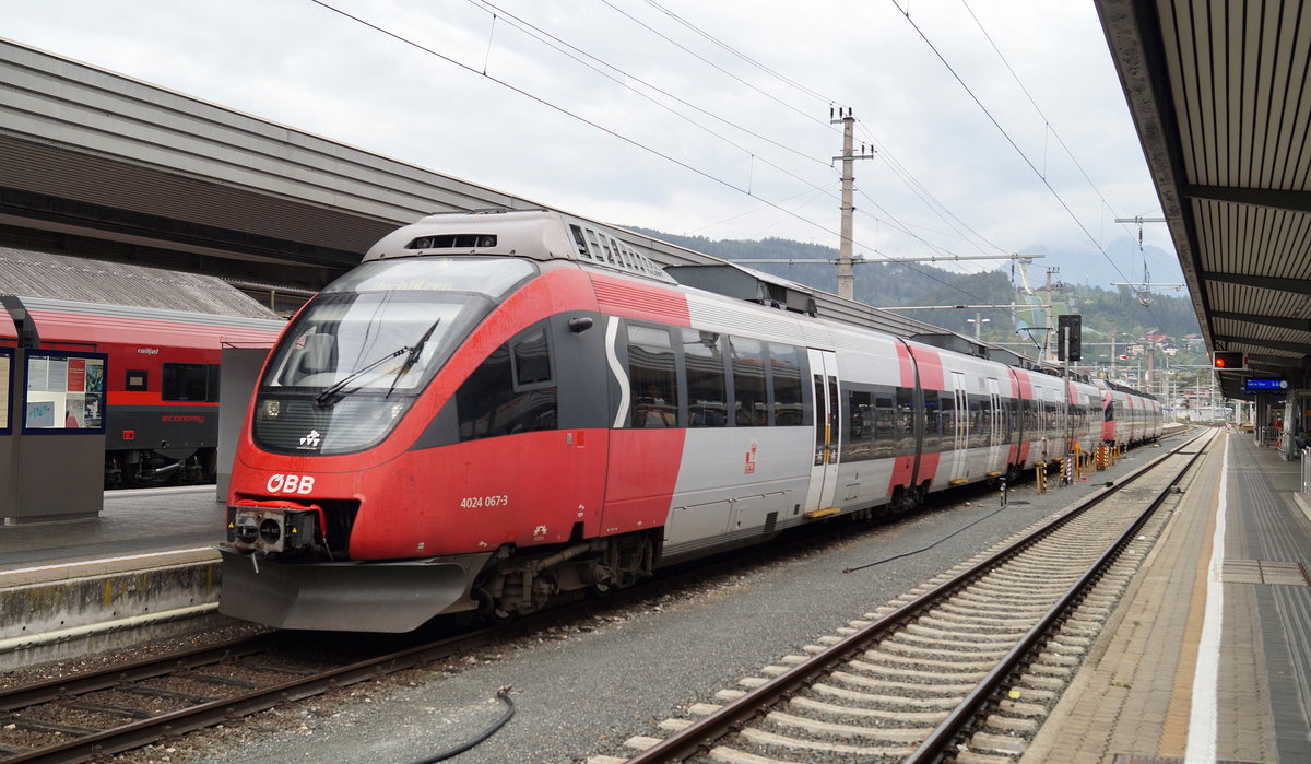 4024 067-3 und 4024 074-9 als REX 5315 (Innsbruck Hbf - Hochfilzen / Wörgl Hbf) in Innsbruck Hbf, 24.08.2018.