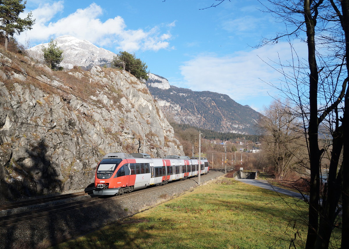 4024 087-1 als REX 5345 (Brennero/Brenner - Kufstein) bei Wiesing im Unterinntal, 08.12.2018.