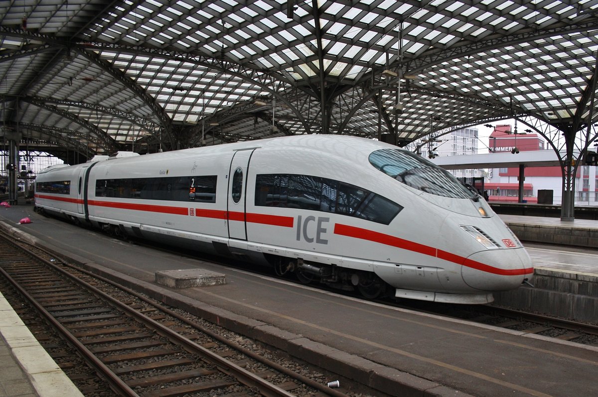 403 533-3  Goslar  verlässt am 1.7.2017 als ICE107 von Köln Hauptbahnhof nach Basel SBB den Hauptbahnhof der Domstadt.