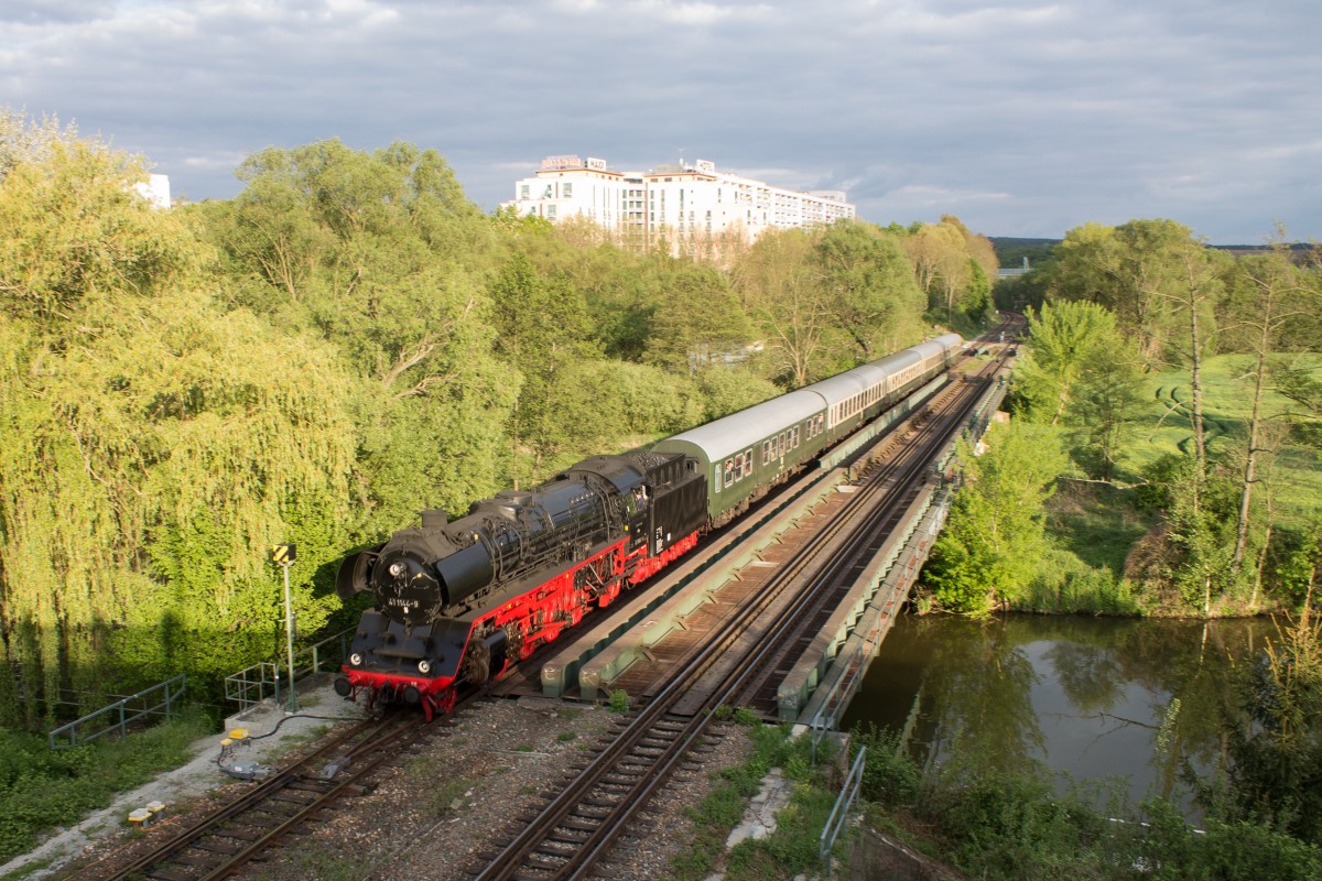 41 1144-9 am 03.05.2014 als Altenburger-Express kurz vor der Einfahrt in den Bahnhof Jena-Göschwitz.