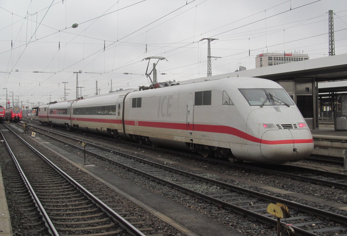 410 101 steht am 21. Januar 2014 im Nürnberger Hbf.