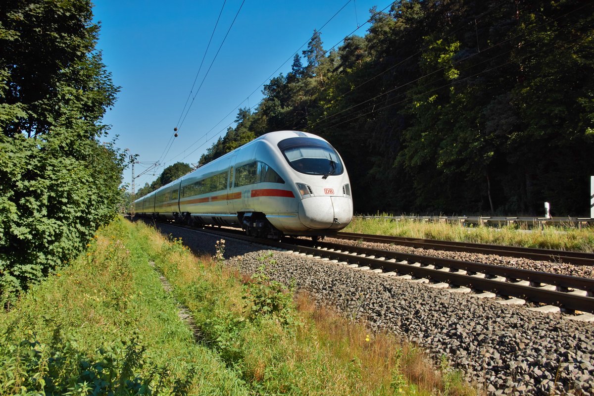 411 029-2  Kiel  als ICE-T7 von Dresden komment ist hier am 24.08.16 bei Burghaun zu sehen.
