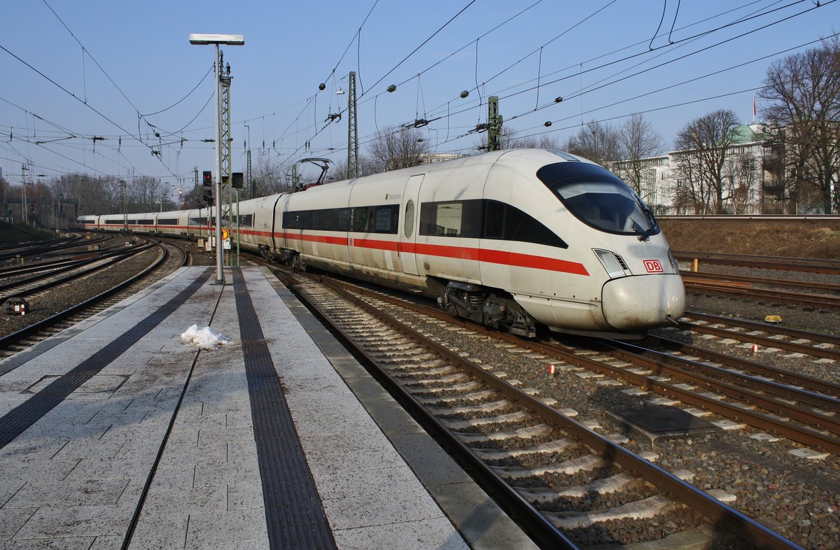 411 567-1  Traunstein  erreicht am 10.2.2018 als ICE1513 von Hamburg-Altona nach München Hauptbahnhof den Hamburger Hauptbahnhof. 