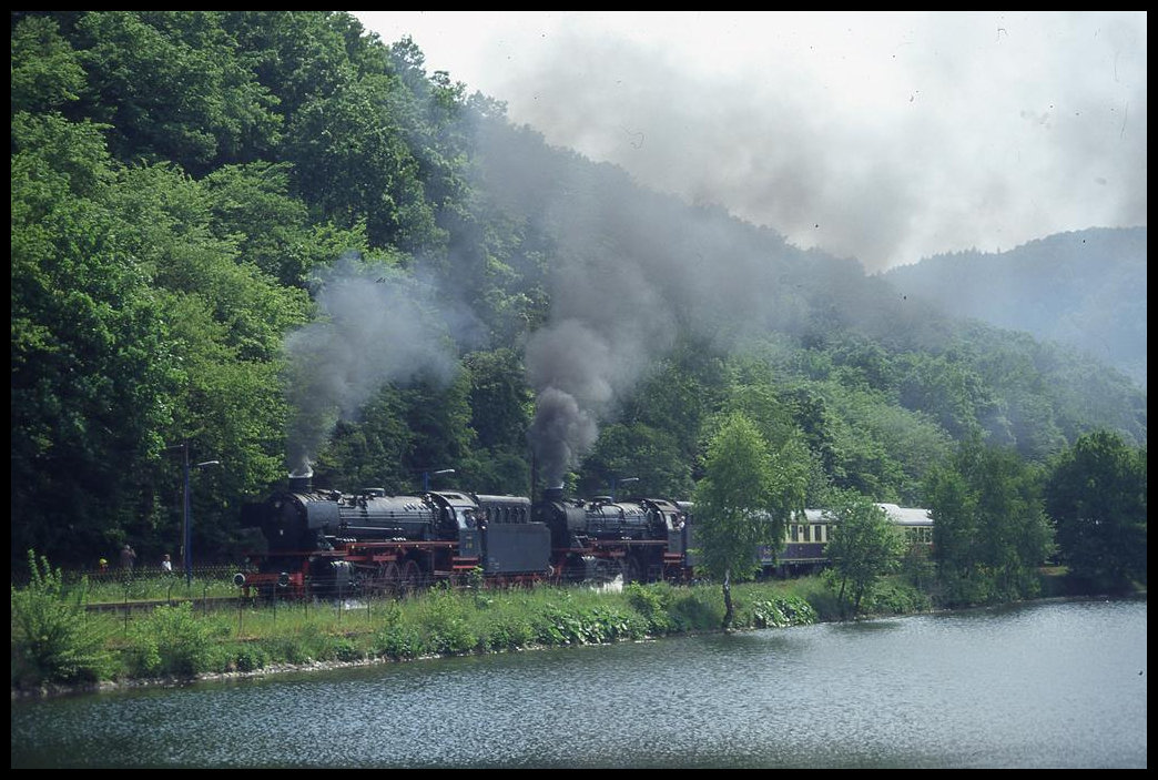 41360 und 41241 machen hier am 27.5.1995 am Obermannbach Stausee eine Scheinanfahrt mit dem BDEF Sonderzug.