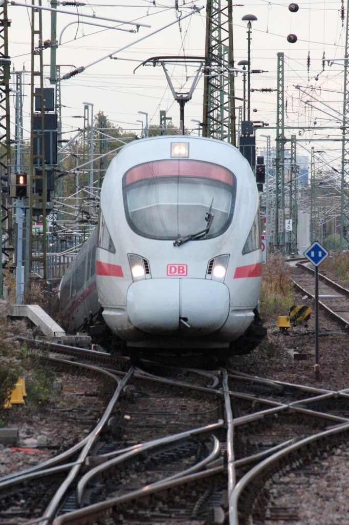 415 005-8  Marburg  und 415 004-1  Heidelberg  kommen am 17.10.2103 wieder aus dem Untergrund von Leipzig gefahren um im Hbf zu halten. 