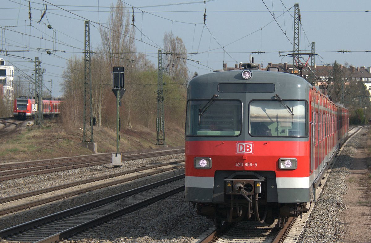 420 456 am 04.04.16 bei der Einfahrt an den Heimeranplatz