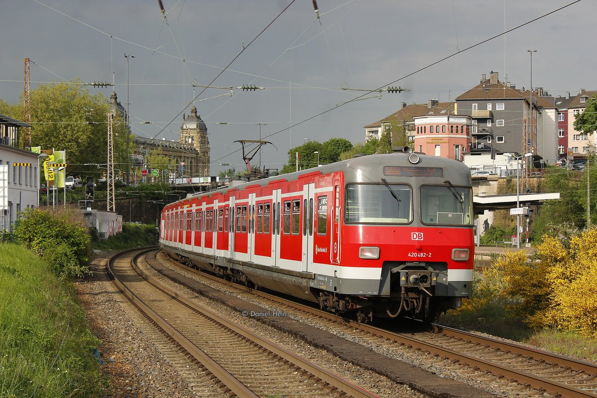 420 482-2 als S68 in Wuppertal Steinbeck, am 11.05.2016.