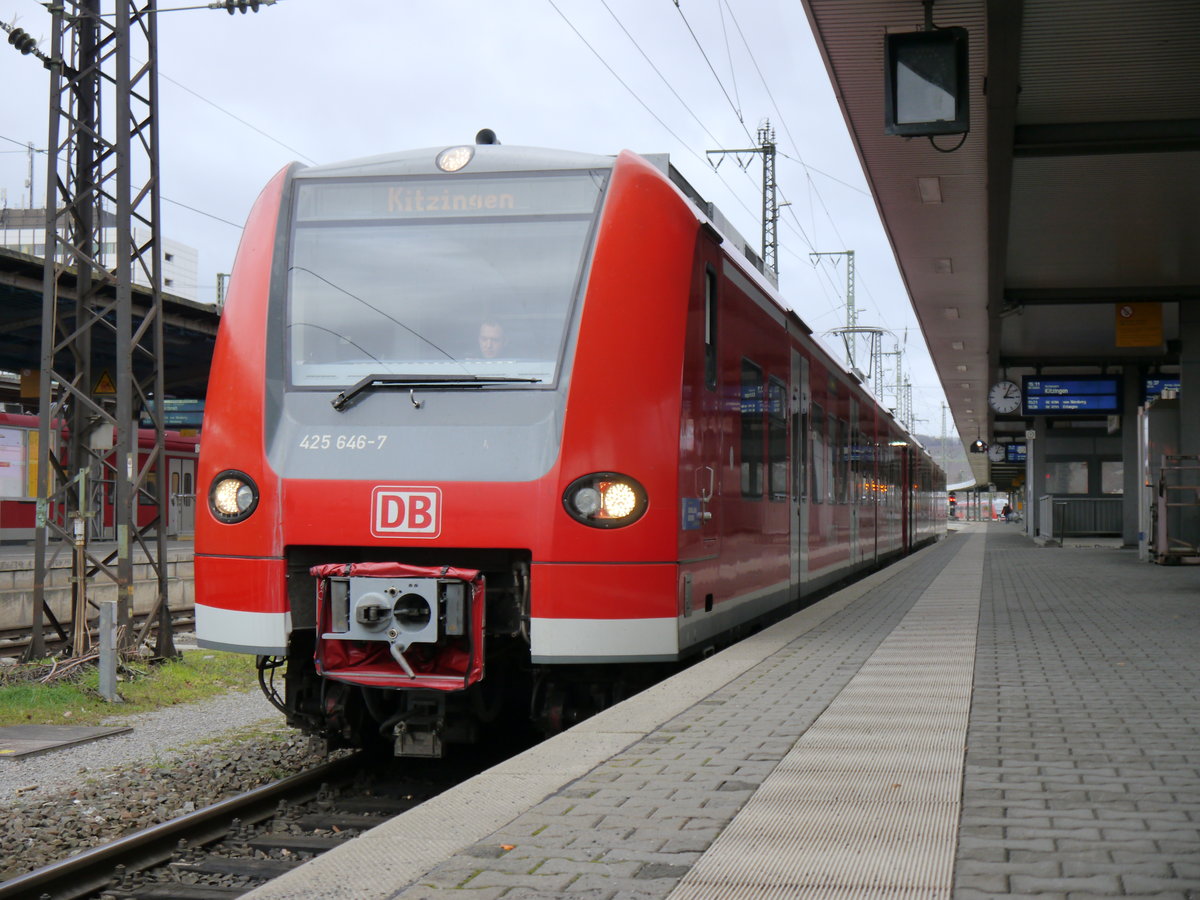 425 146 stand am 12.01.2017 nach ca. 4 Monatigen Pause als RB 58093 nach Kitzigen in Würzburg Hbf bereit.