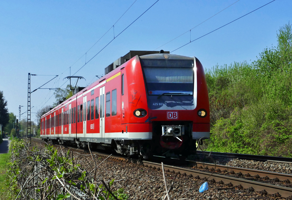 425 601-2 RE8 nach Koblenz in Bonn-Beuel - 09.04.2017