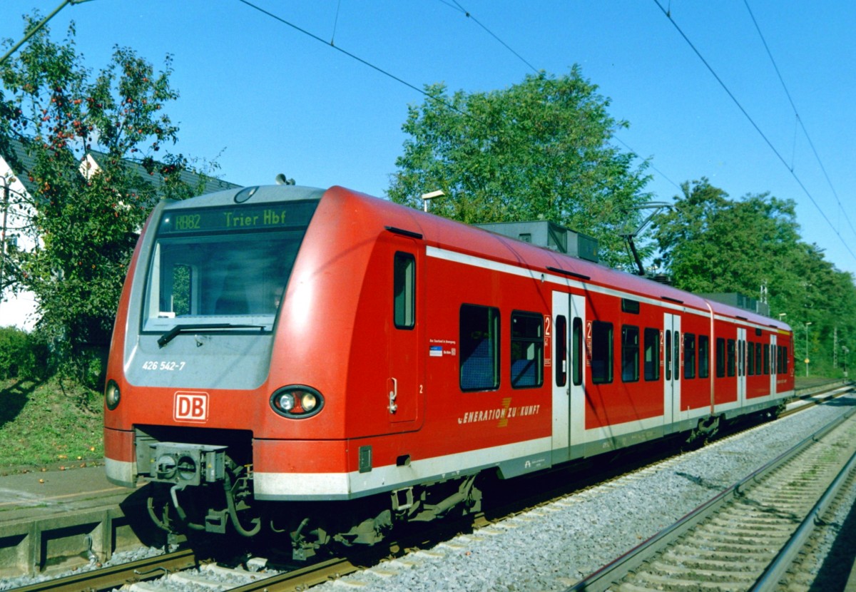 426 542 als RB 12314 (Wittlich Hbf–Trier Hbf) am 20.10.2006 in Fhren