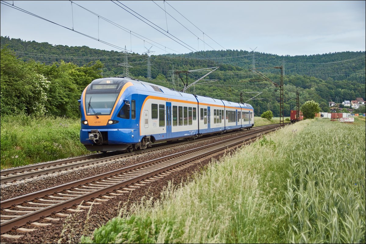 428 501 cantus ist als R5 in Richtung Fulda am 08.06.2017 bei Reilos unterwegs.