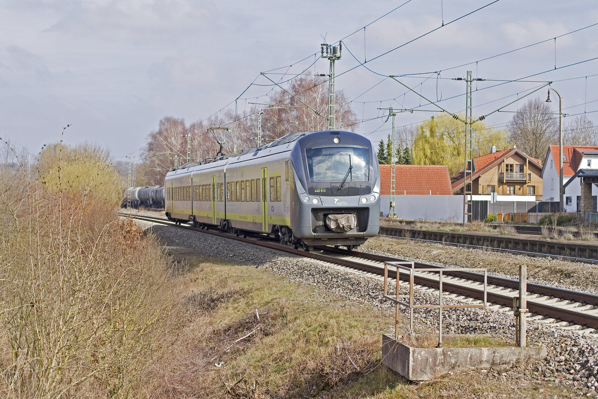 440.913 drucheilt am 23. März 2017 den Bahnhof Unterfahlheim. Dieser wird seit längerer Zeit nicht mehr im Personenverkehr bedient. 