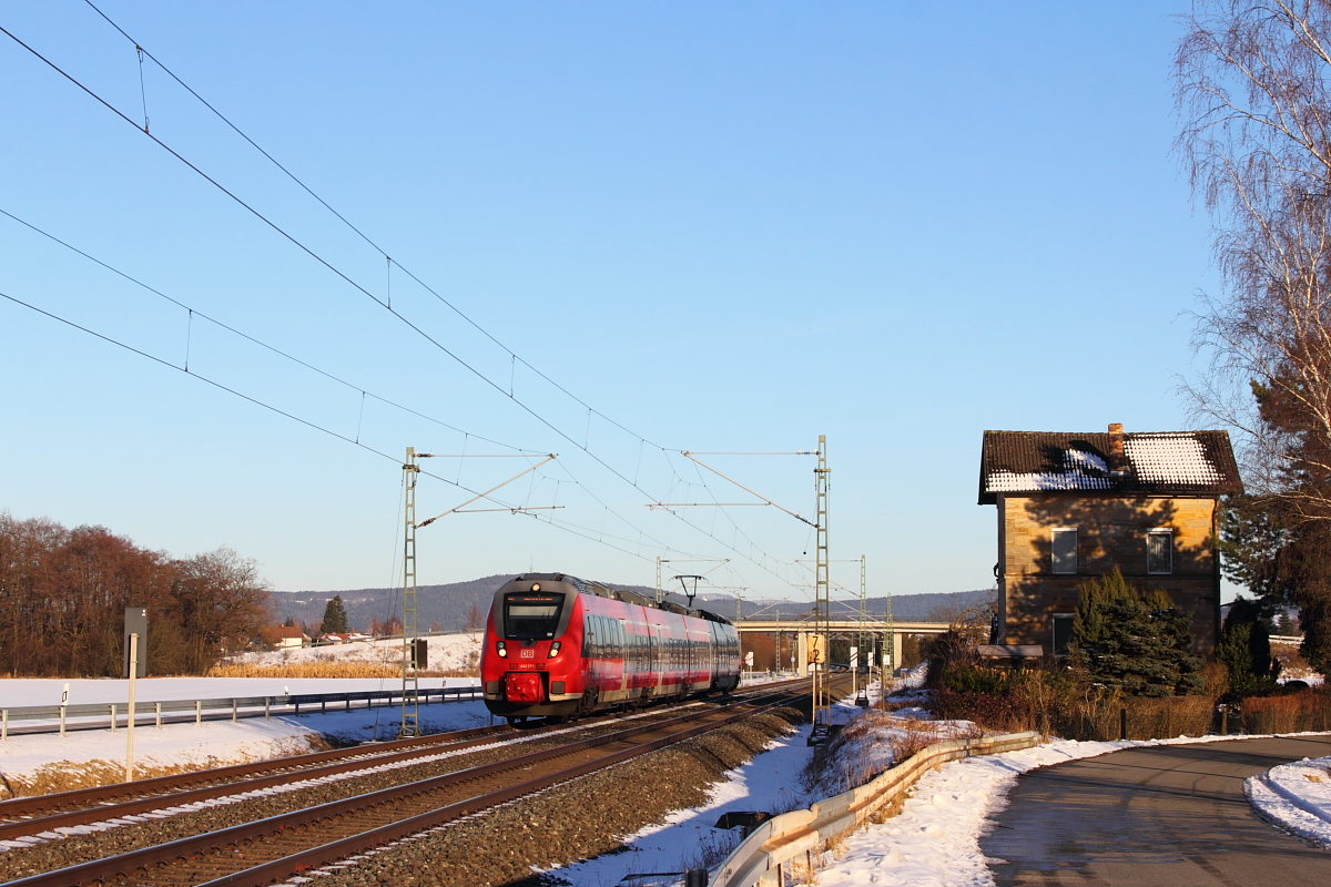442 105  Stockheim  DB Regio bei Oberlangenstadt am 19.01.2017.