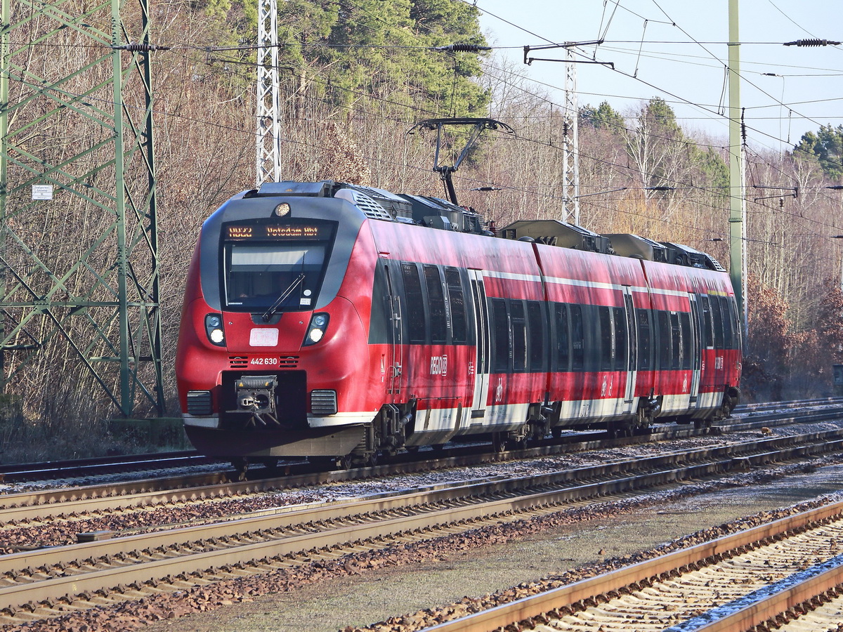 442 630 als RB 22 nach Potsdam am 20. Januar 2019 durchfährt den südlichen Berliner Ring bei Diedersdorf.