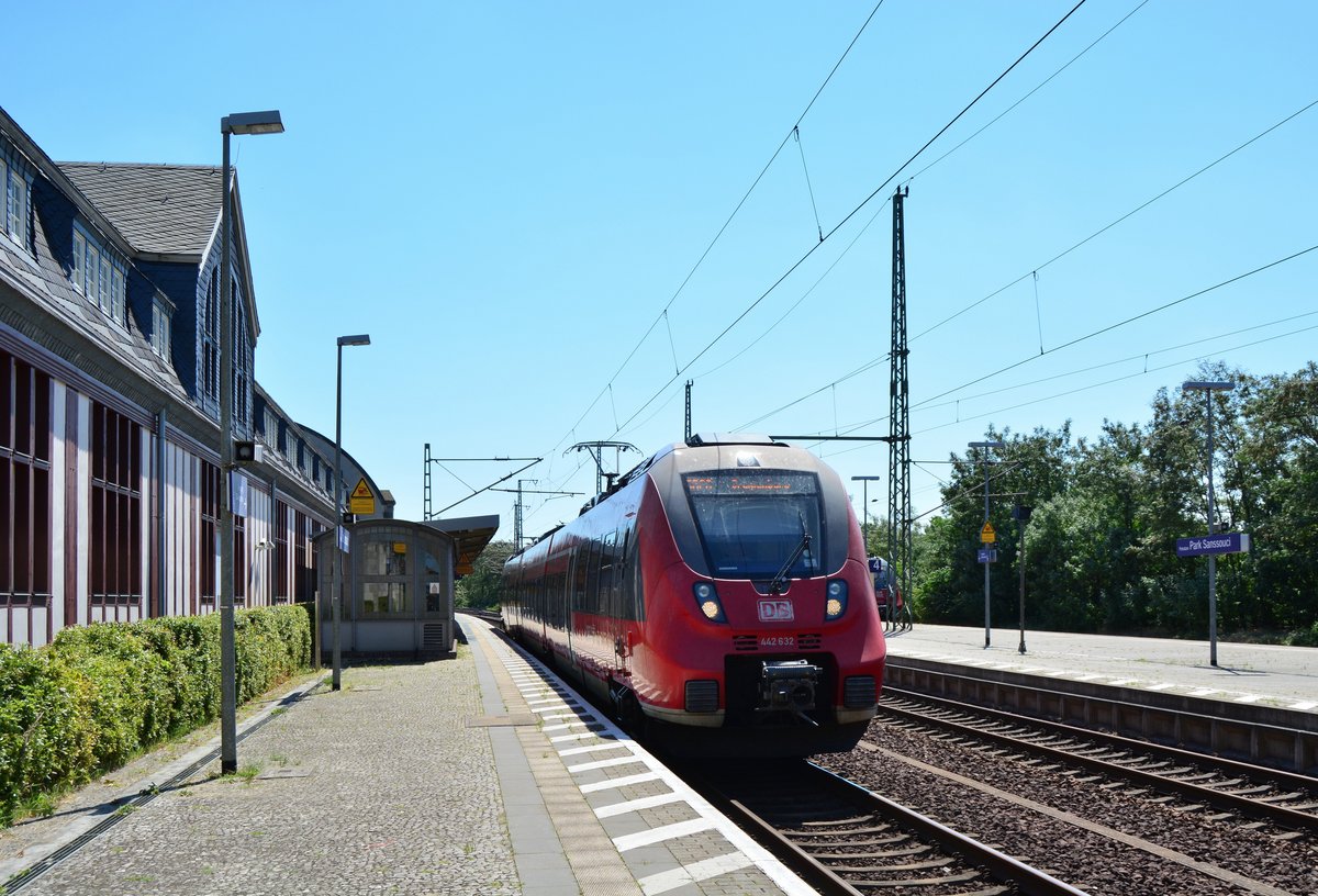 442 632 fährt in Potsdam Sanssouci als RB20 nach Oranienburg aus.

Potsdam 23.07.2018