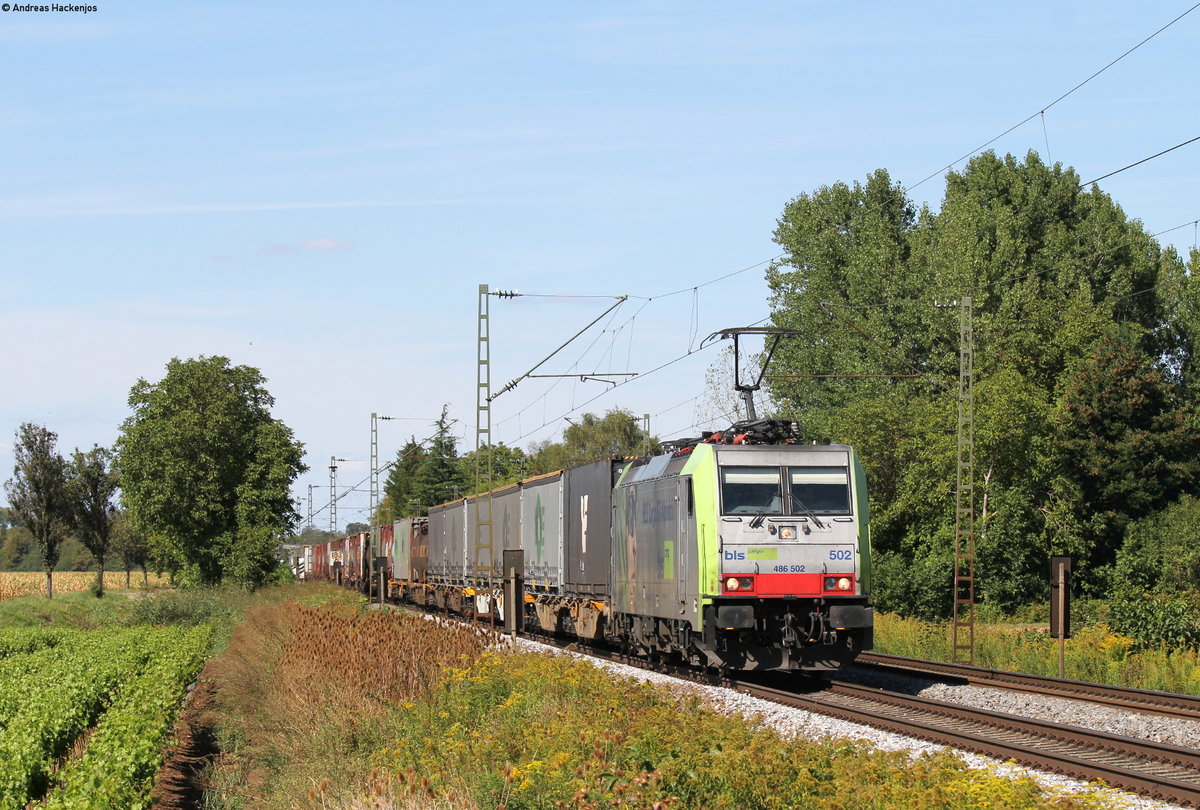 486 502-8 mit dem DGS 42699 (Köln Eifeltor-Basel Bad Bf) bei Riegel 26.8.18