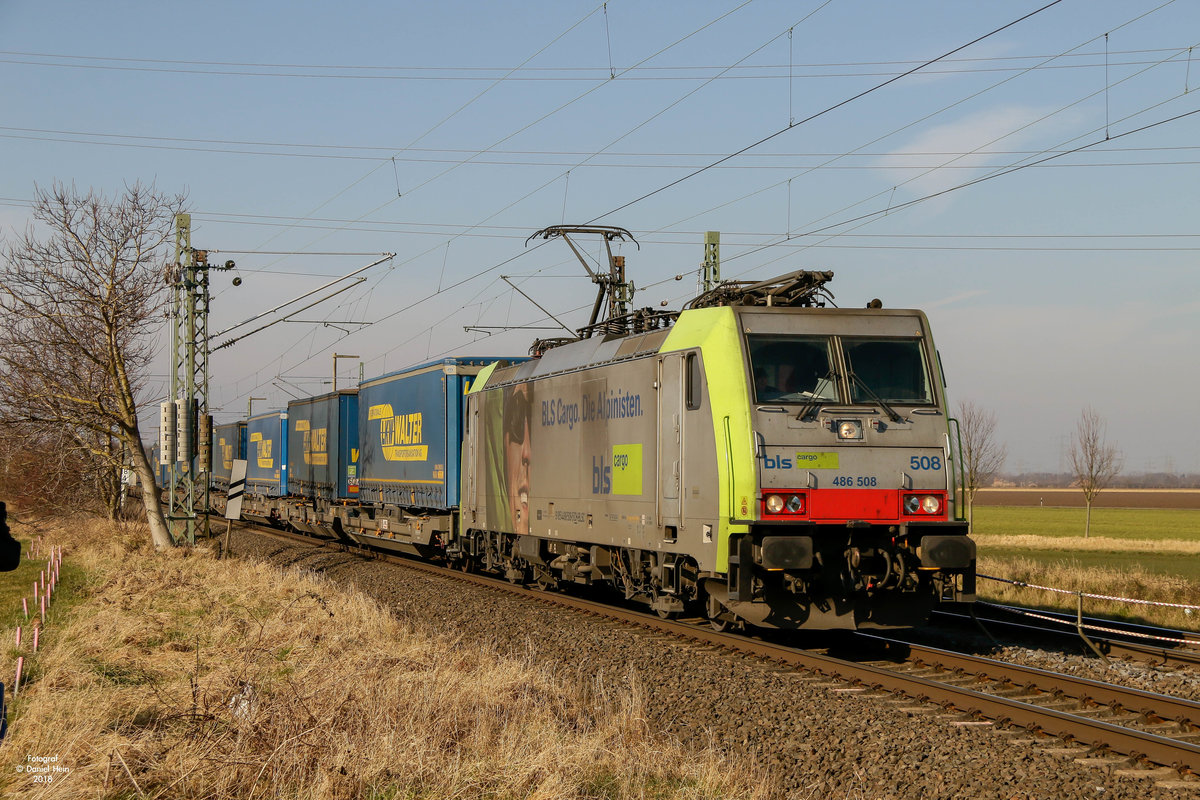 486 508 BLS mit Lkw Walter in Brühl, am 18.02.2018.