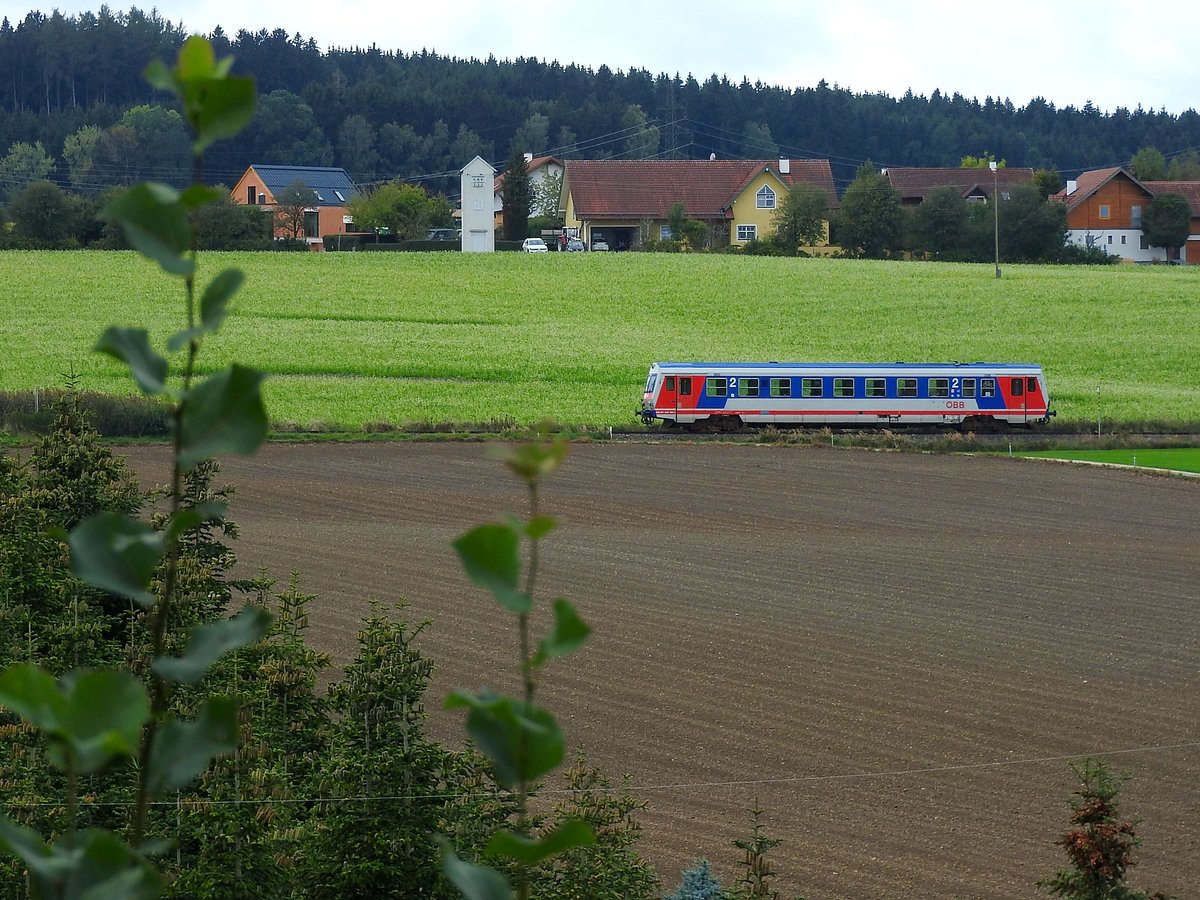5047 xxx-x als R3472 auf der Hausruckbahn, nächst Oberbrunn; 180922