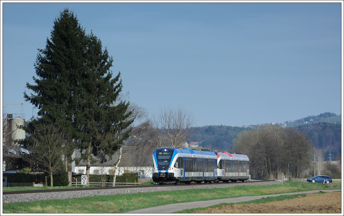 5063 008 an der Spitze des R 4379 von Graz über Hengsberg nach Wies-Eibiswald am 31.3.2016 zwischen den Bahnhöfen Groß St. Florian und Frauental-Bad Gams aufgenommen. Sollte es im laufe des gestrigen Tages keine Umreihung gegeben haben, sollte der zweite GTW 5063 010 sein.