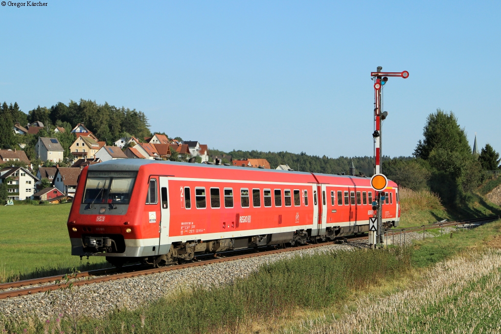 611 011 als RE 22315 (Rottweil-Neustadt) am Einfahrhauptsignal Löffingen, 22.08.2015.