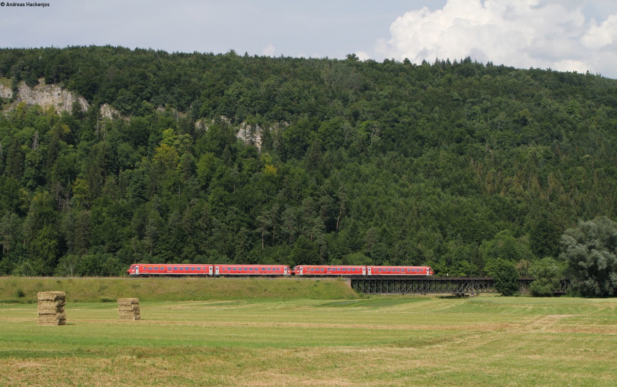 611 015-8 und 611 004-2 als IRE 3210 (Ulm Hbf-Neustadt(Schwarzw)) bei Fridingen 4.7.15