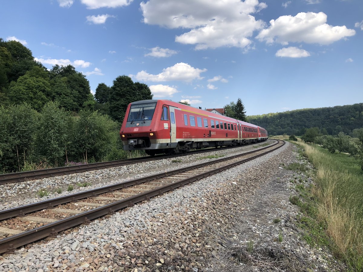 611 021 + 611 010 mit einem Re von Ulm nach Donaueschingen am 19.07.2018 bei Arnegg.