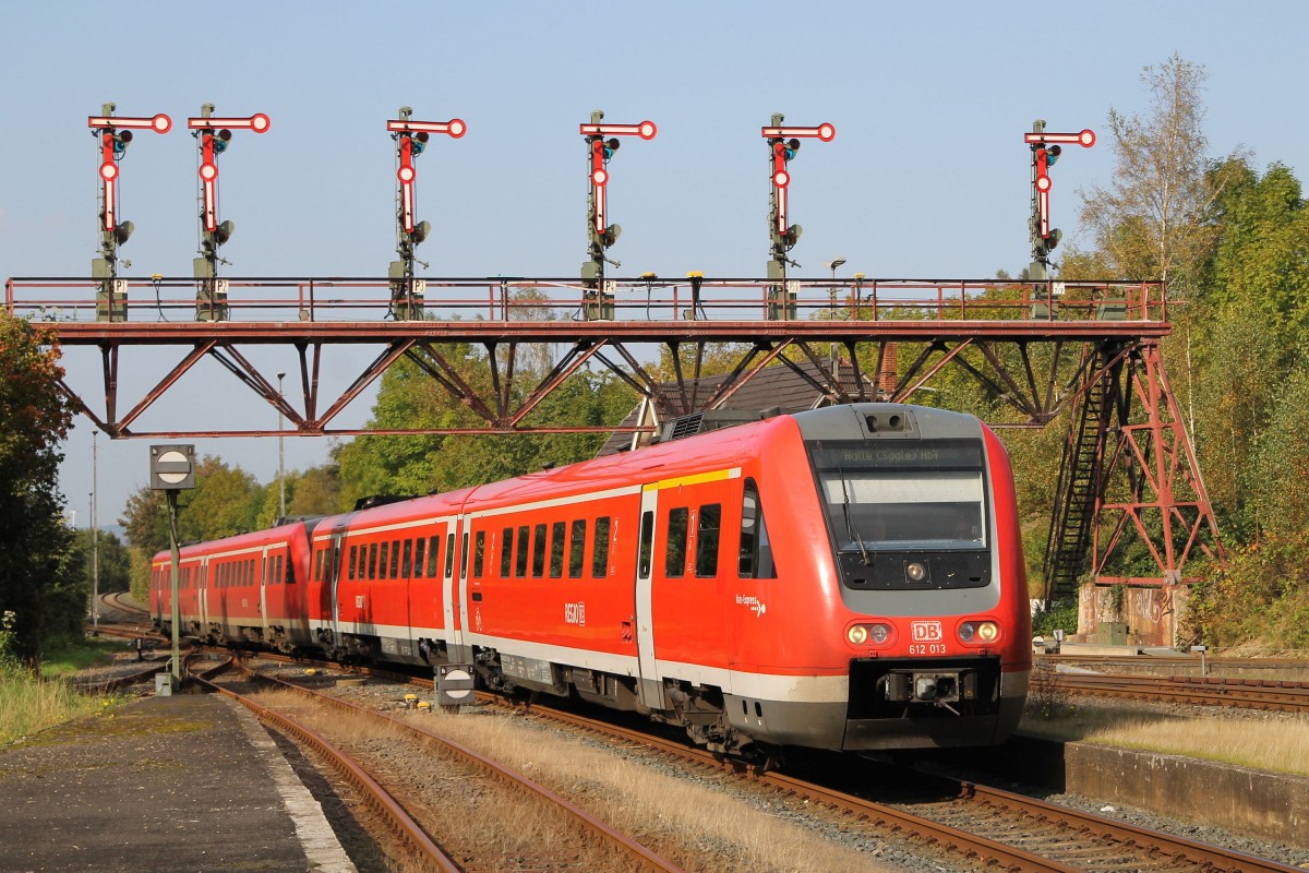 612 013-3/612 513-2 und 612 012-5/612 512-5 mit RE 3609 Hannover Hauptbahnhof-Halle (Saale) Hauptbahnhof auf Bahnhof Bad Harzburg am 3-10-2014. Seit 14-12-2014 kommen diese Triebwagens nicht mehr in Bad Harzburg.