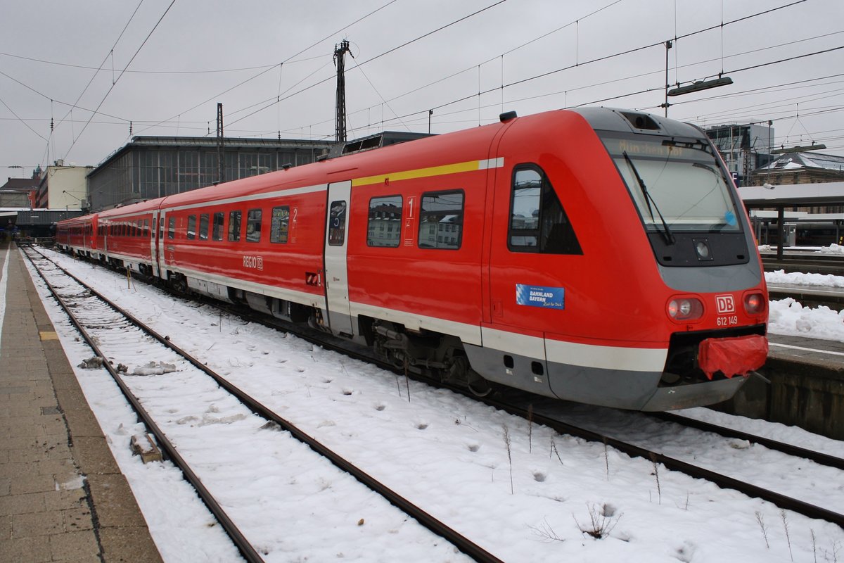 612 149-4 steht am 7.1.2019 als RE57409 von Memmingen im Münchener Hauptbahnhof.