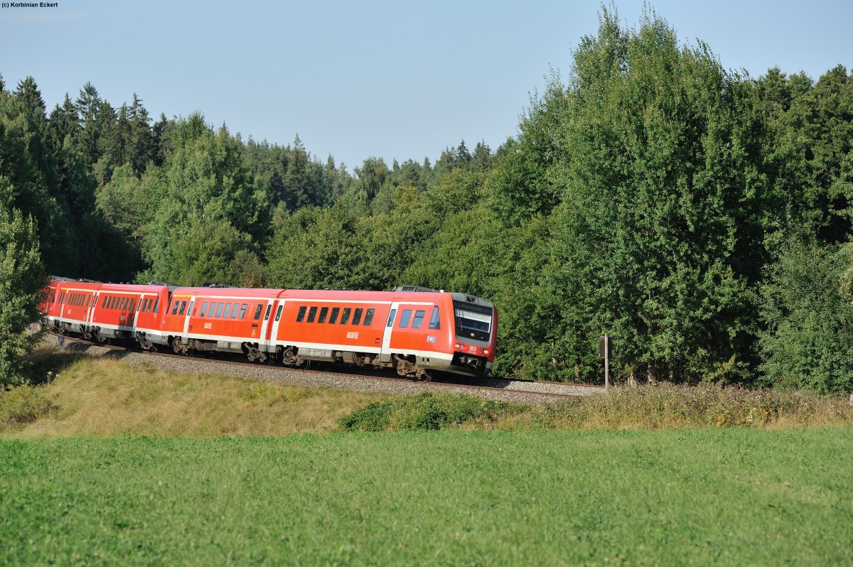 612 595 und zwei weitere 612er auf der Fahrt als RE 3697 von Hof Hbf nach Regensburg Hbf bei Oberteich, 07.09.2013