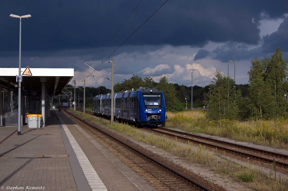 VLEXX Triebwagen 622 409 bei der Ausfahrt nach Rathenow; am 15.09.2014