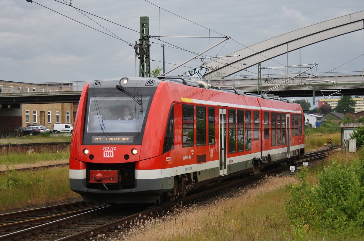 623 022-0 erreicht am 25.6.2017 als RE4 (RE5352) von Szczecin Glowny den Lübecker Hauptbahnhof.