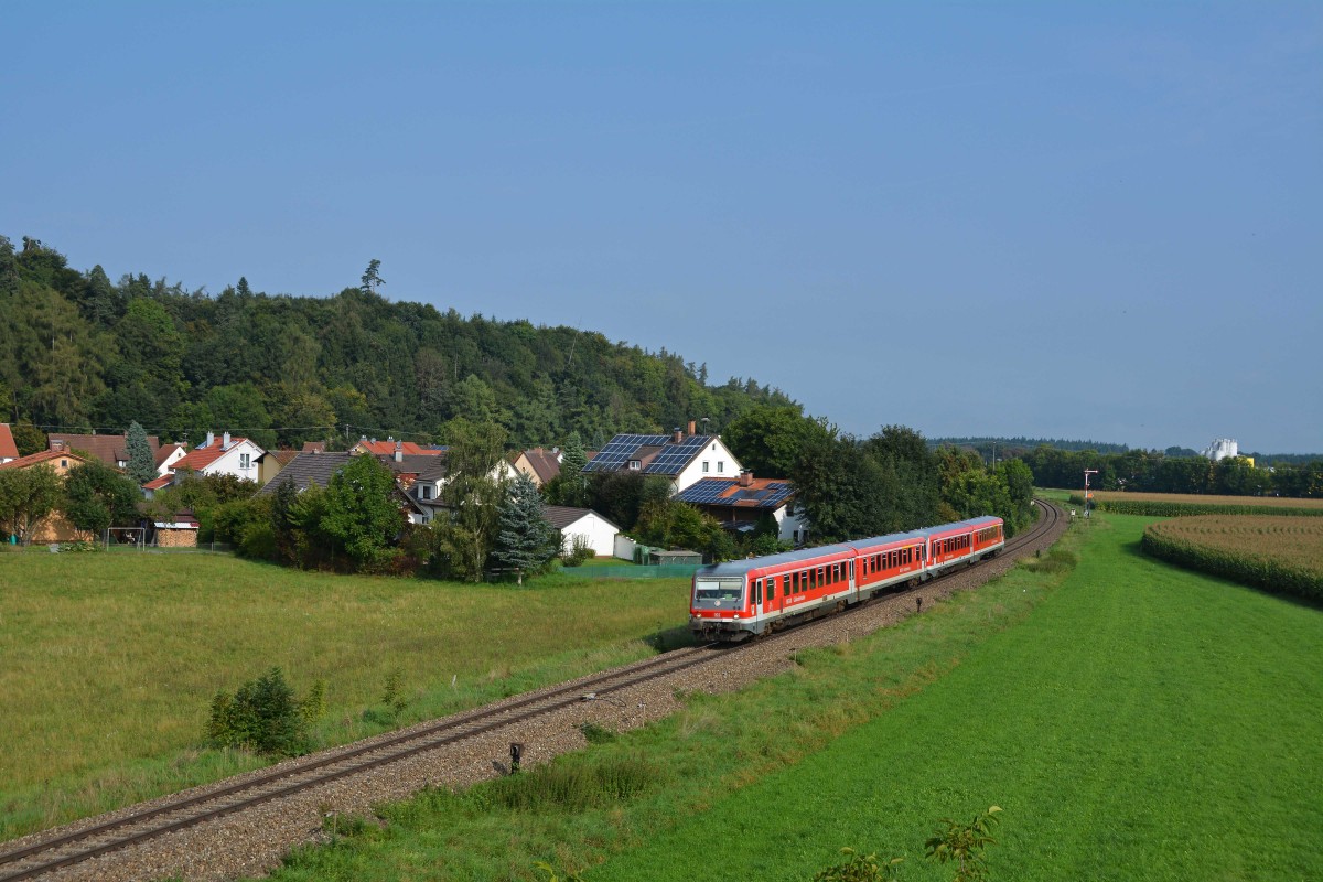 628 426 und Schwesterfahrzeug mit RB 27085 Landshut(Bay)-Salzburg HBF bei der Ausfahrt aus dem Bahnhof Tüßling(Obb.)am 6.9.2014