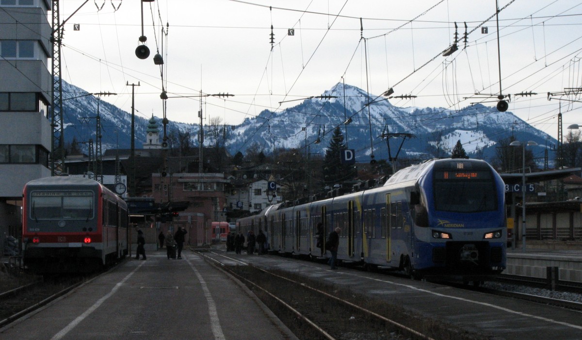 628 628 und ein ET 309 als Meridian in Traunstein Bahnhof,03.01.2014