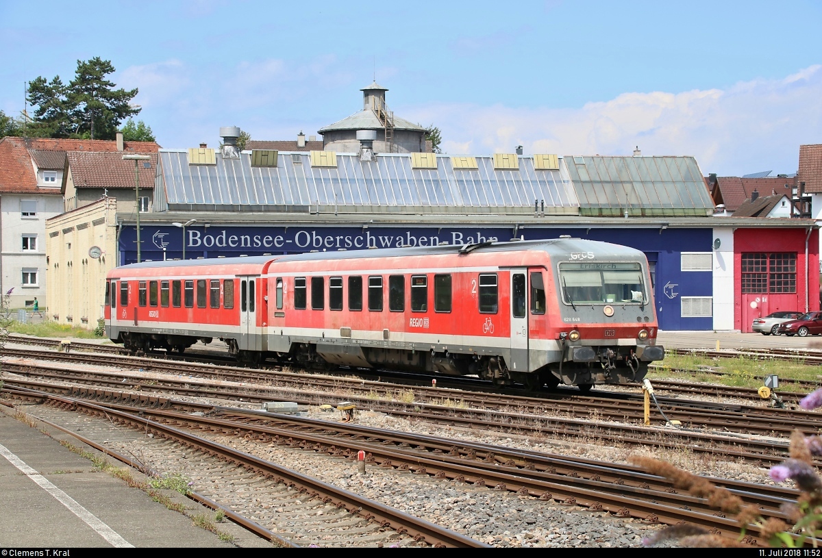 628 648 der DB ZugBus Regionalverkehr Alb-Bodensee GmbH (RAB) (DB Regio Baden-Württemberg) rangiert im Bahnhof Friedrichshafen Stadt.
[11.7.2018 | 11:52 Uhr]