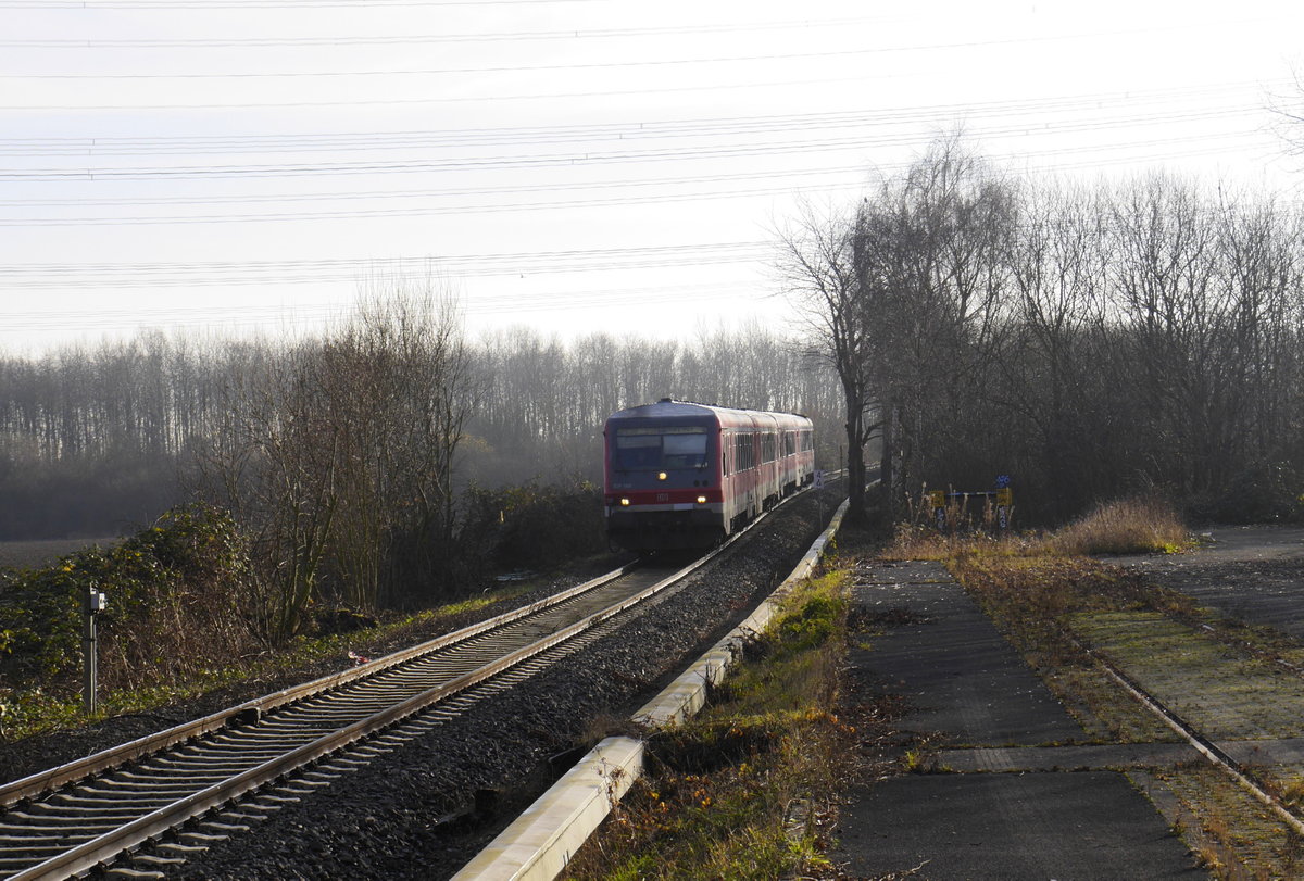 628 669 und 442 waren am 20.12.16 im Einsatz im einzigen 628er Umlauf auf der vollen Strecke der RB 38. Aufgenommen bei Paffendorf.