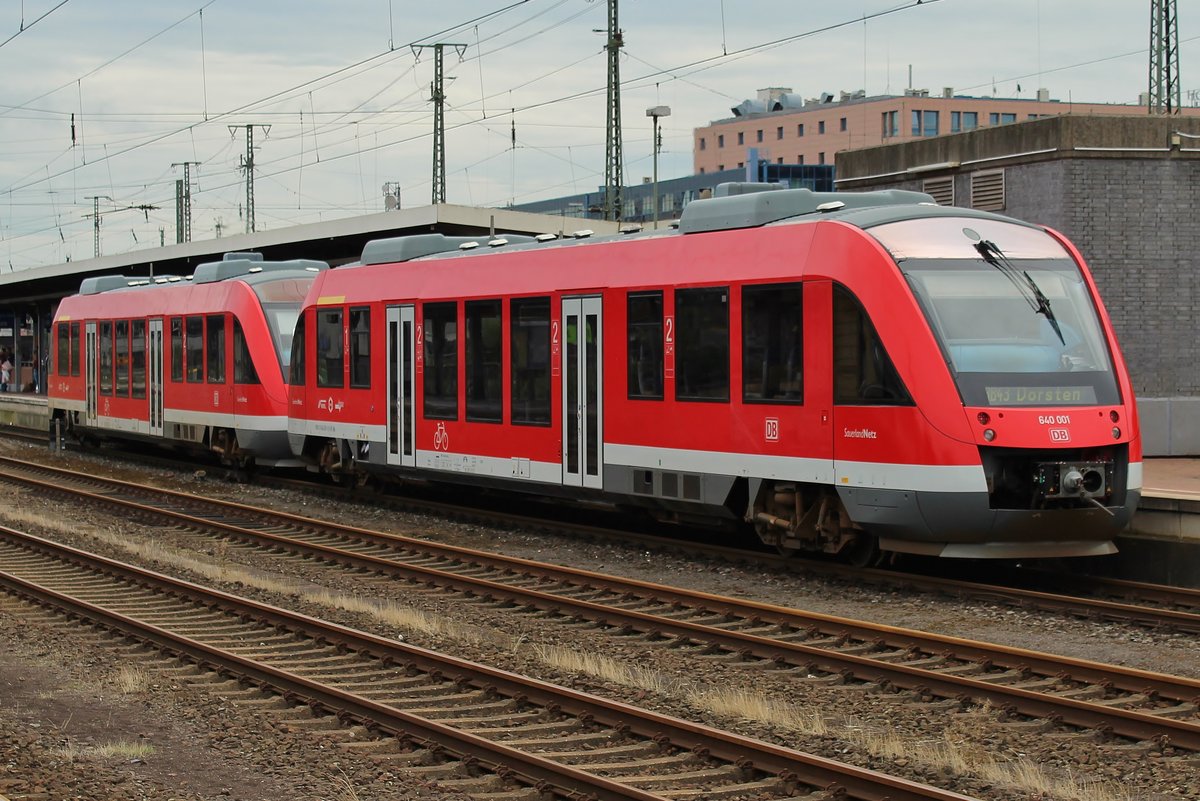 640 001-3 und 640 003-9 erreichen am 18.8.2017 als RB43 (RB14464)  Emschertalbahn  von Dorsten den Dortmunder Hauptbahnhof.