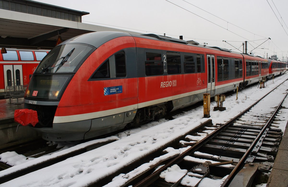 642 090-4 hat am 7.1.2019 zusammen mit 642 593-7 als RE57589 von Kempten(Allgäu) Hauptbahnhof den Münchener Hauptbahnhof erreicht. 