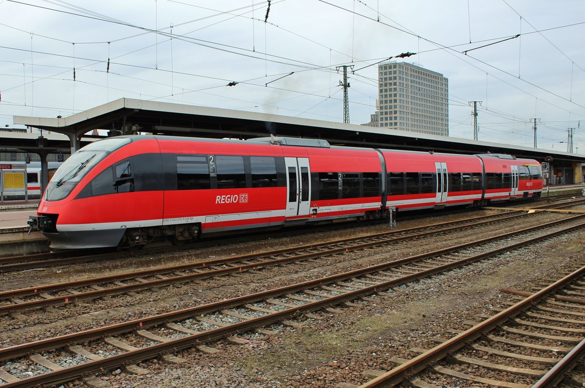 643 035-8 fährt am 18.8.2017 als RB51 (RB14712)  Westmünsterland Bahn  nach Lünen Hauptbahnhof aus dem Dortmunder Hauptbahnhof aus.