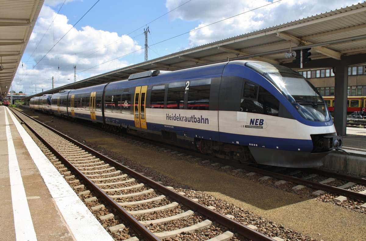 643 904-5 und 643 406-1 stehen am 6.8.2017 als RB26 (RB5163) von Berlin Lichtenberg nach Kostrzyn in Berlin Lichtenberg bereit.